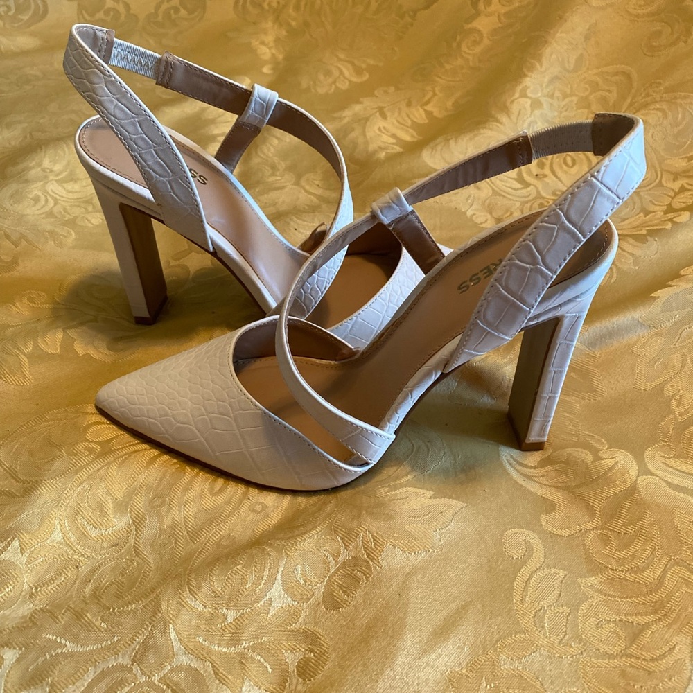 Express Women's Elegant Cream Croc-Embossed Heels